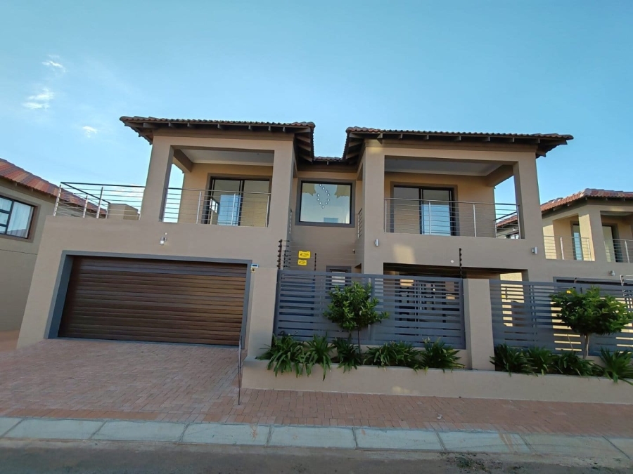 To Let 3 Bedroom Property for Rent in Wilkoppies North West